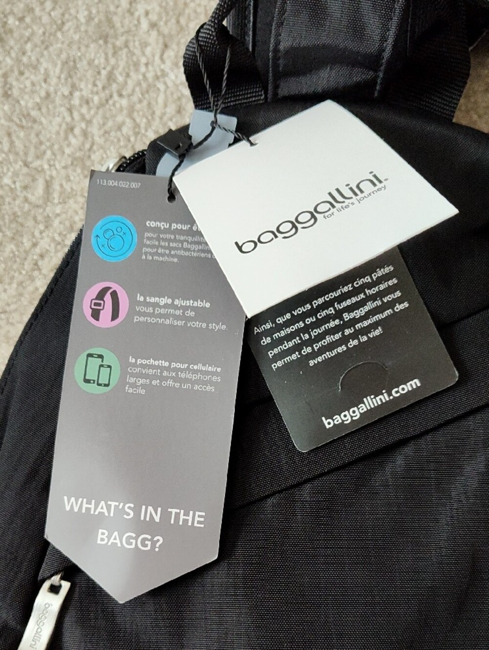 Baggallini Black Sling Pack with Diagonal Zip Pocket - Picture 3 of 5